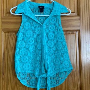 Rue21 women’s medium blouse